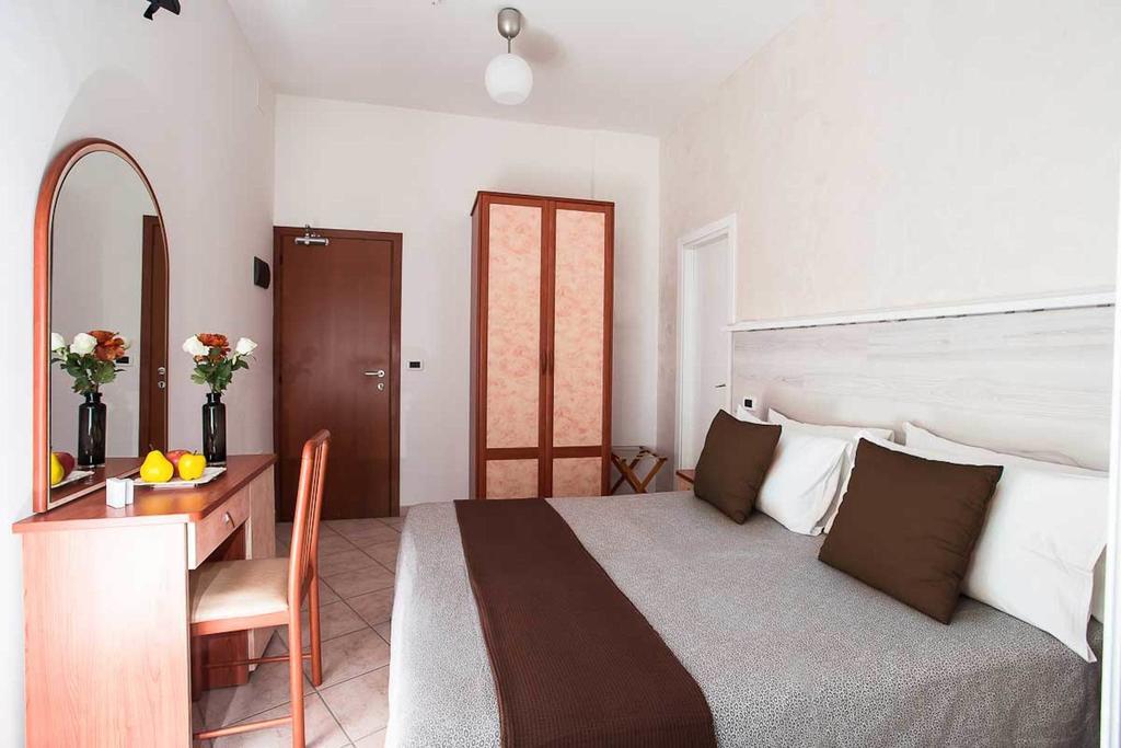 Hotel Croce del Sud Cesenatico Esterno foto